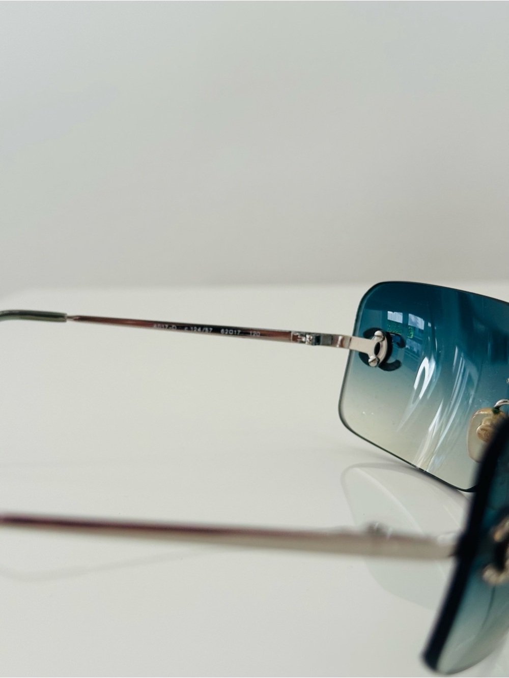 Extremely rare 🦋 Authentic Chanel rimless CC sunglasses✨ - Picture 7 of 7